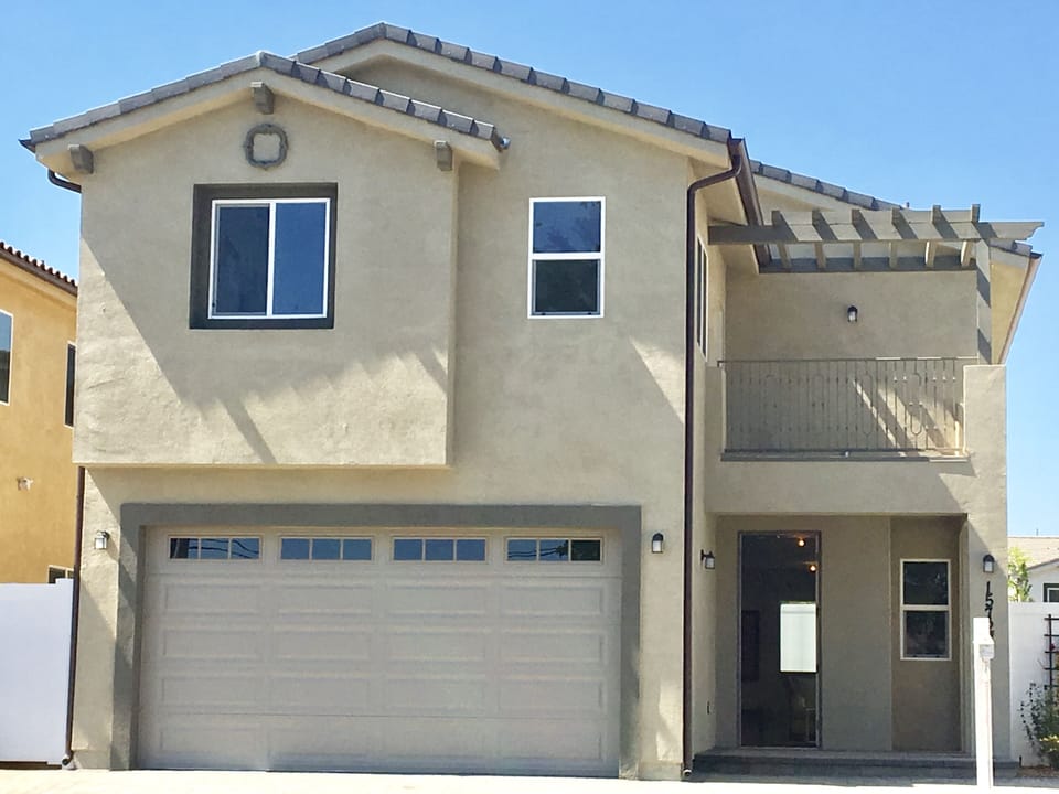 Front view of home.