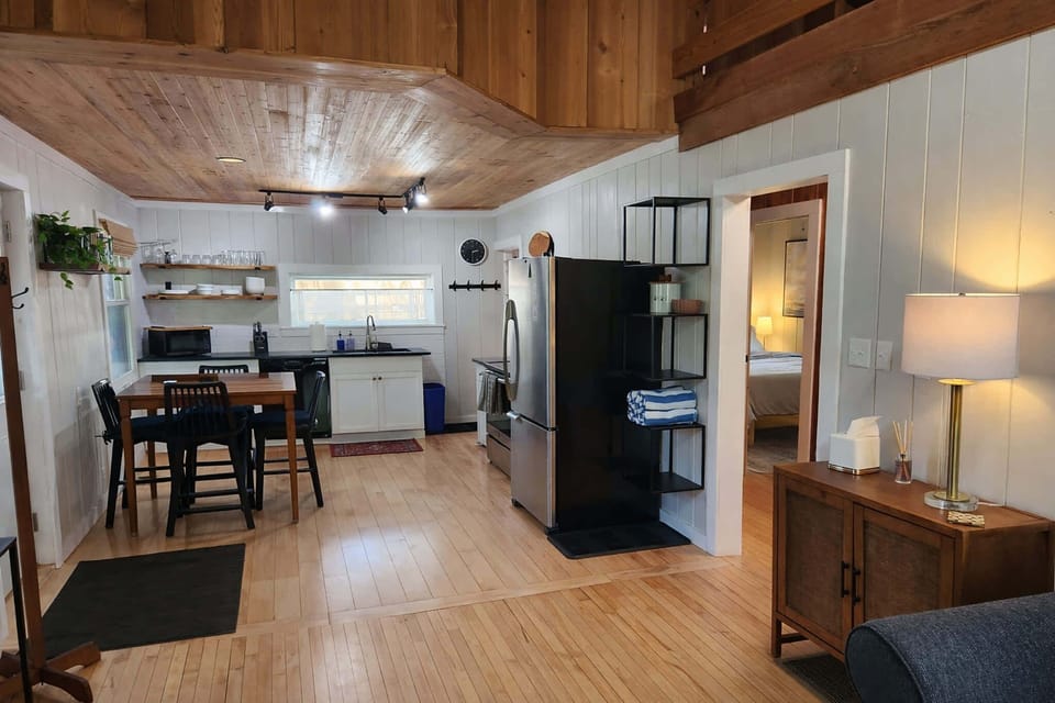 Newly Remodeled, Open Kitchen & Dining