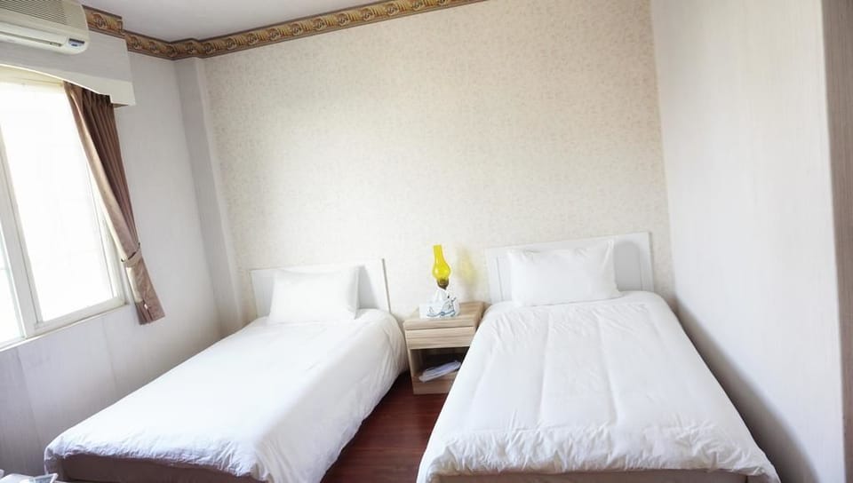 Family Quadruple Room, Multiple Beds | Rollaway beds, free WiFi, bed sheets