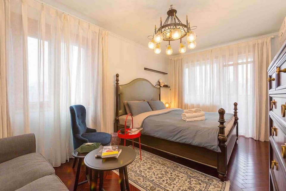 Apartment | Blackout drapes, WiFi (free), bed sheets