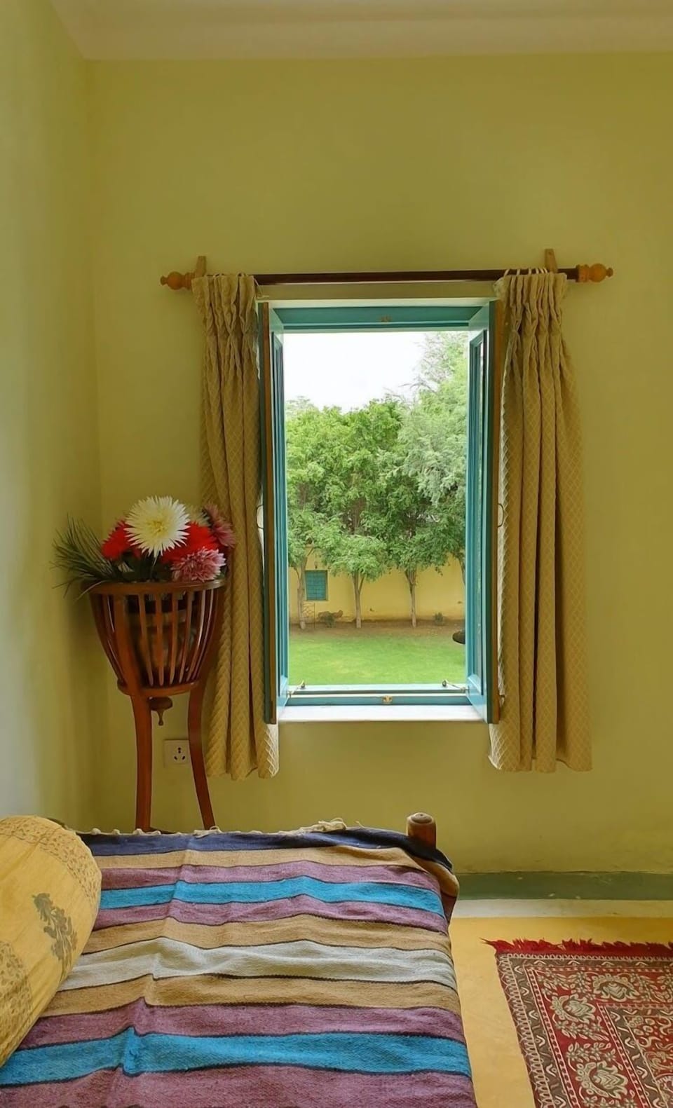 Zuper Premium Room | Individually furnished, desk, iron/ironing board, free WiFi