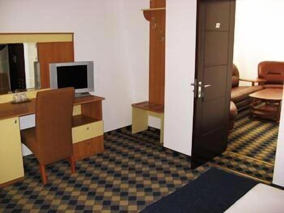 LCD TV