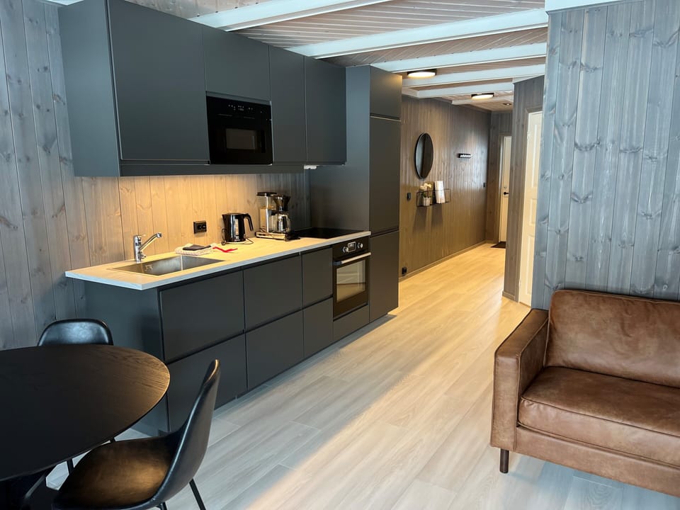Apartment (2-5 people) | Private kitchen | Fridge, oven, stovetop, coffee/tea maker
