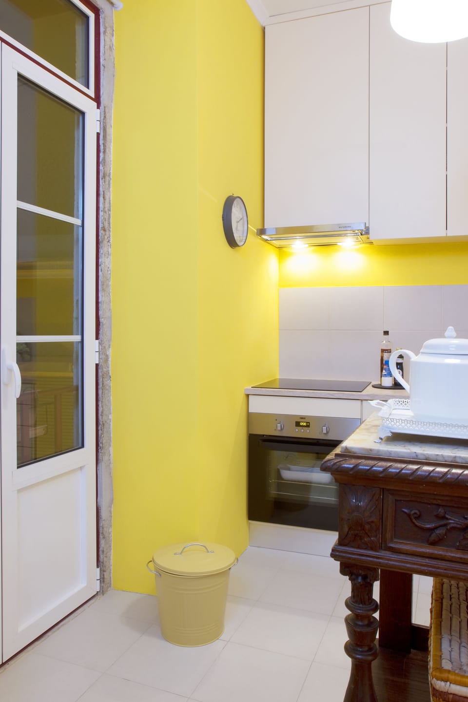 Apartment, 2 Bedrooms, Balcony, Garden View | Private kitchen | Coffee/tea maker, full-size fridge, microwave, oven