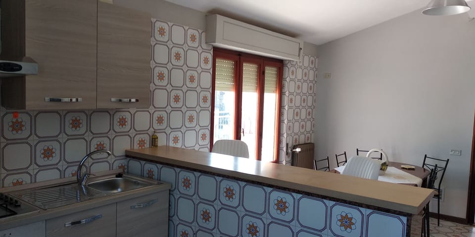 Kitchen / dining