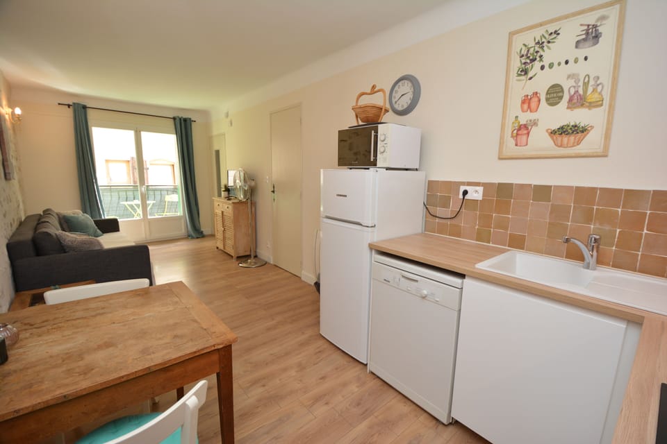 Fully equipped kitchen