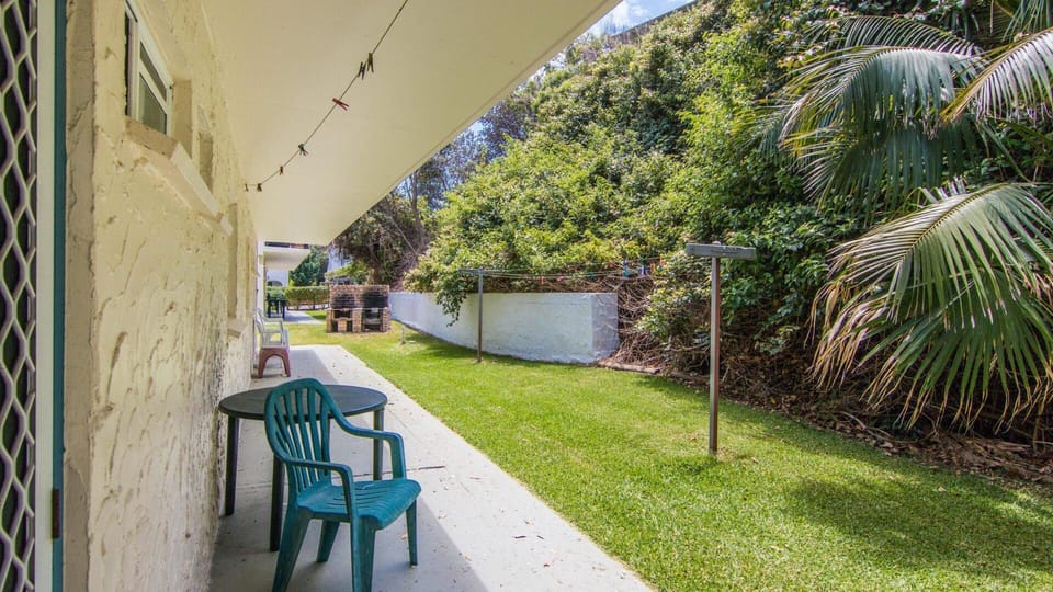 Patio & Lawn