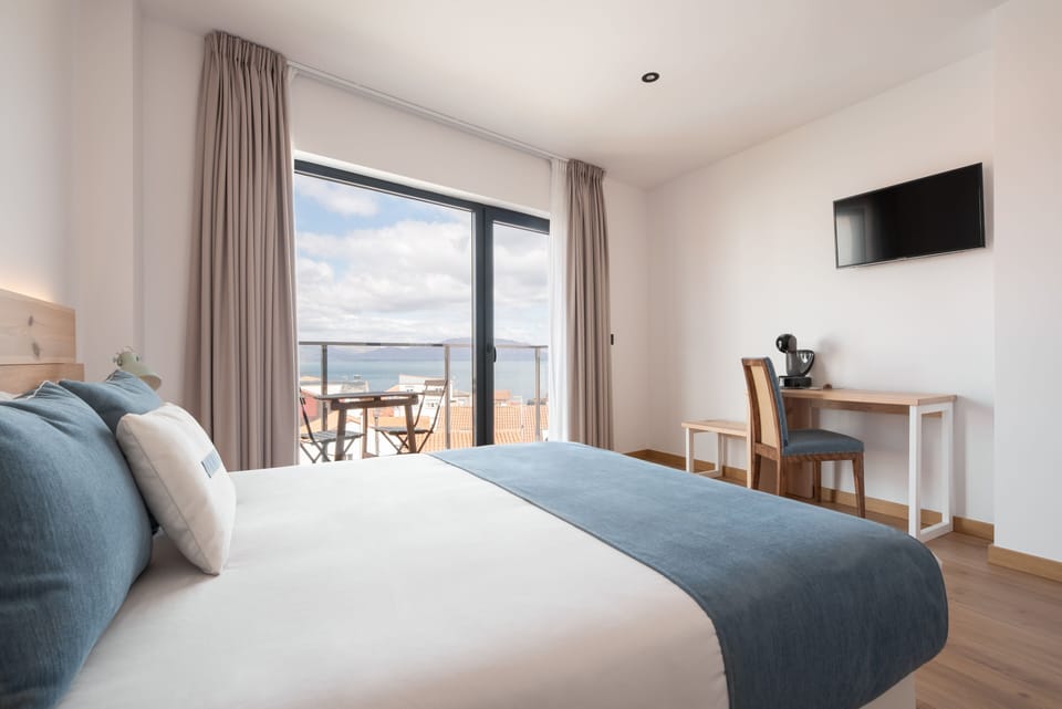 Superior Double or Twin Room | Desk, laptop workspace, soundproofing, free WiFi