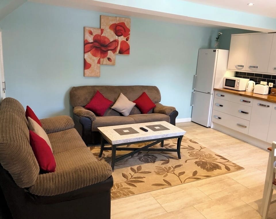 Spacious 3-bedroom house, ideal for long stays and families.  
