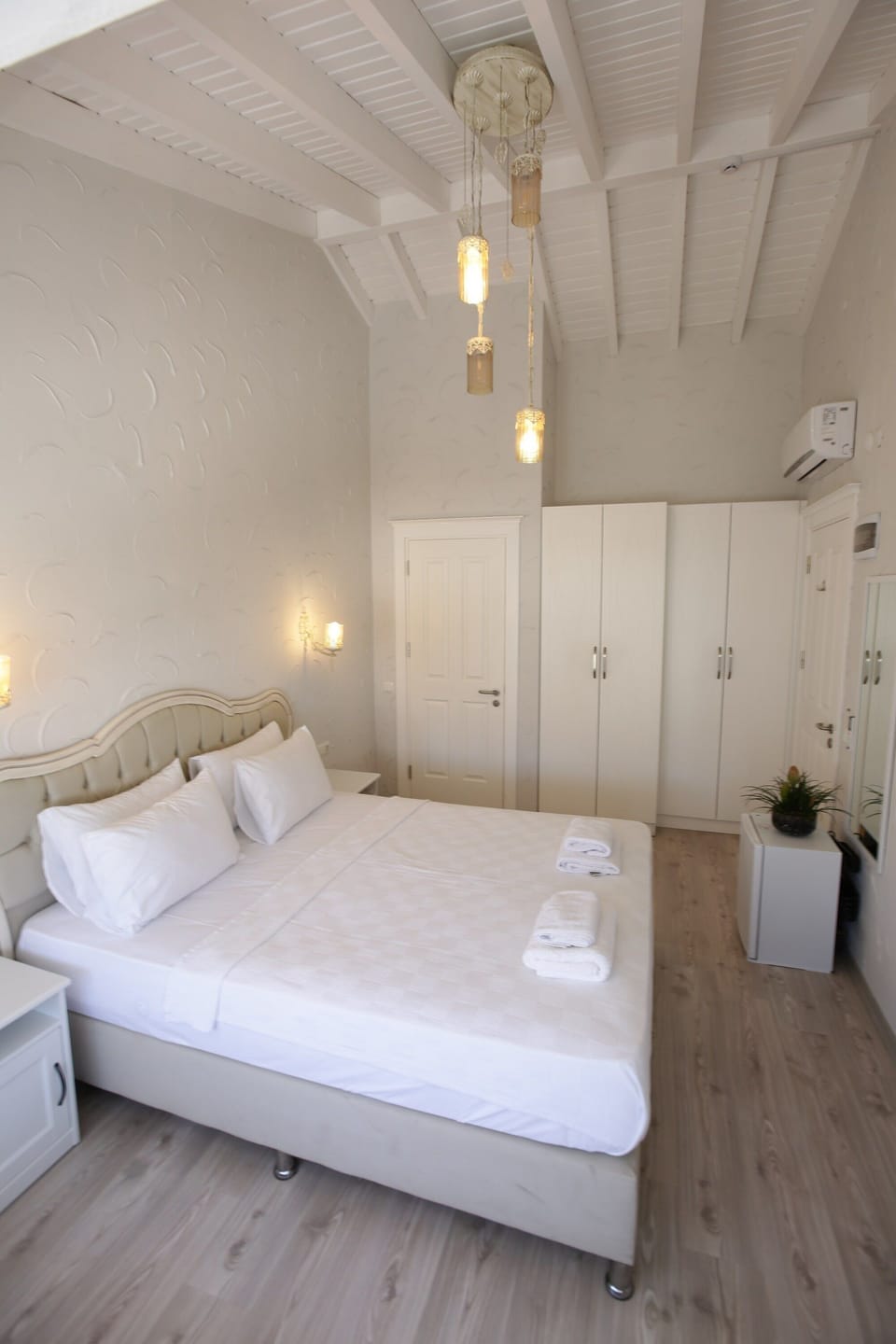 Economy Triple Room (Pellicano) | Premium bedding, minibar, individually decorated, soundproofing