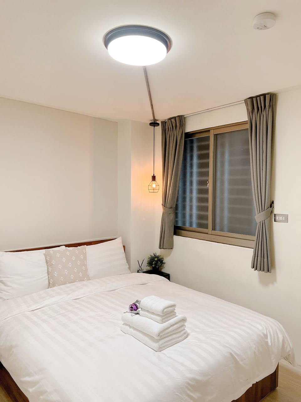 Double Room, Shared Bathroom (A) | Down comforters, desk, blackout drapes, free WiFi