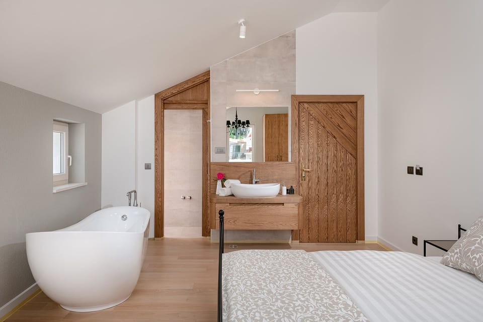 Comfort Double Room | Minibar, in-room safe, free cribs/infant beds, free WiFi