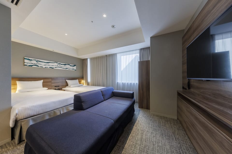 Premier Twin Room | In-room safe, desk, blackout drapes, soundproofing