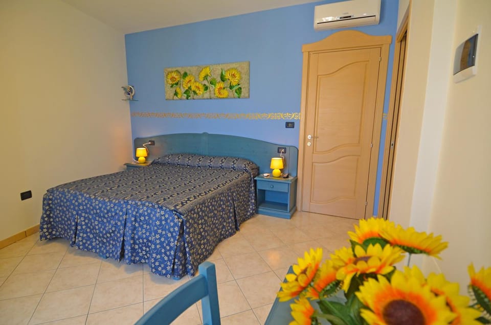 Hypo-allergenic bedding, down comforters, memory foam beds, minibar
