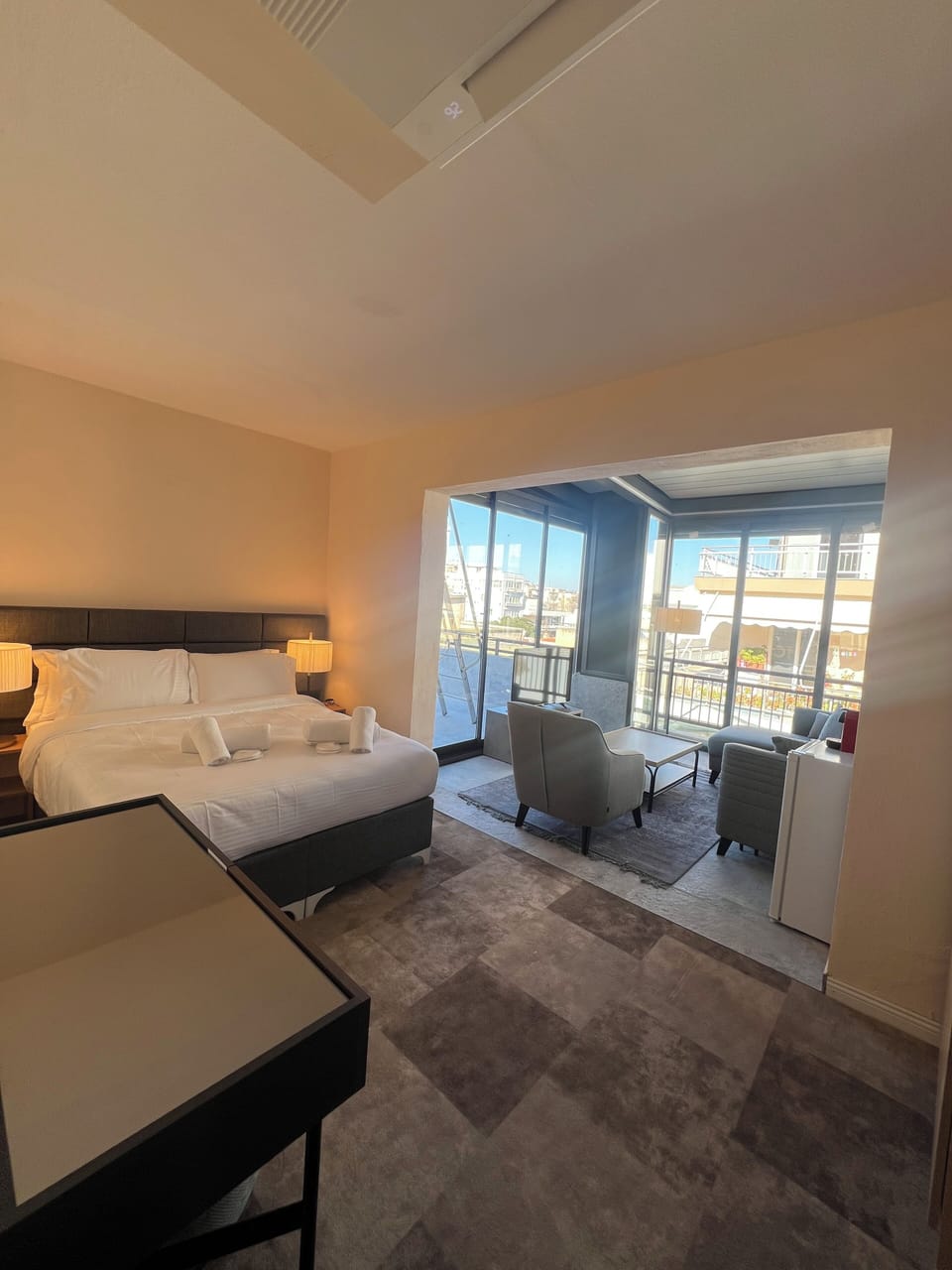 Superior Double Room | Minibar, in-room safe, blackout drapes, soundproofing