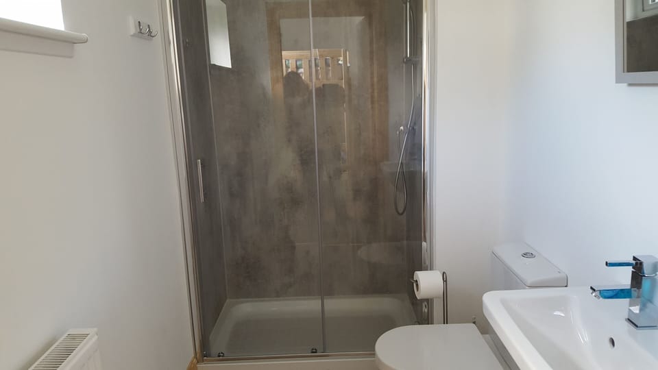 Quadruple Room (2 Sets of Adult Bunk Beds) | Soundproofing, iron/ironing board, free WiFi, bed sheets