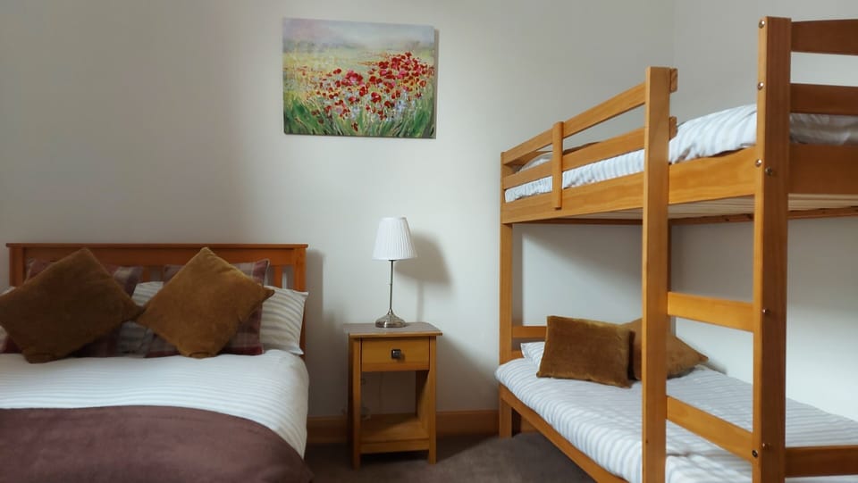 Quadruple Room (Family Room) | Soundproofing, iron/ironing board, free WiFi, bed sheets