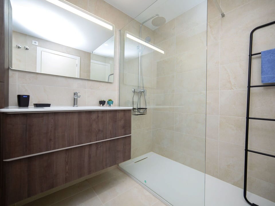 Building, Property, Mirror, Tap, Plumbing Fixture, Cabinetry, Shower Head, House, Bathroom, Interior Design
