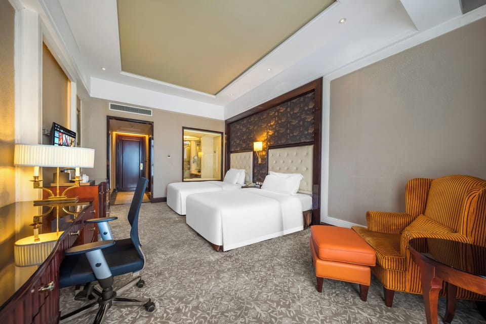Minibar, in-room safe, desk, iron/ironing board