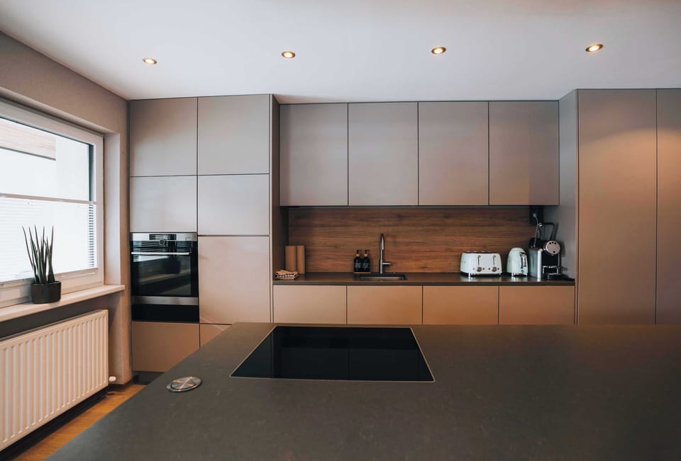 Superior Apartment, 4 Bedrooms, Mountain View, Poolside | Private kitchen | Full-size fridge, microwave, stovetop, dishwasher