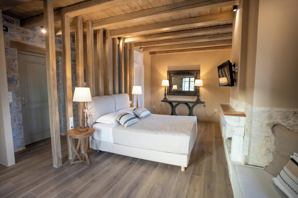 Queen Suite with Panoramic Sea View | 1 bedroom, Egyptian cotton sheets, premium bedding, pillowtop beds