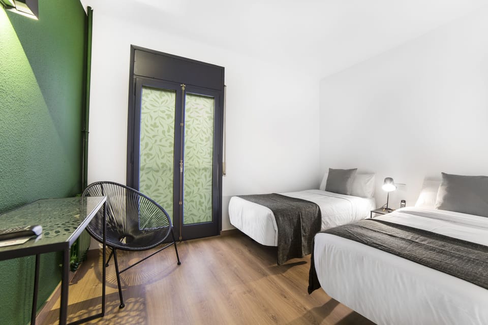 Double Room Single Use | Individually decorated, desk, laptop workspace, free WiFi