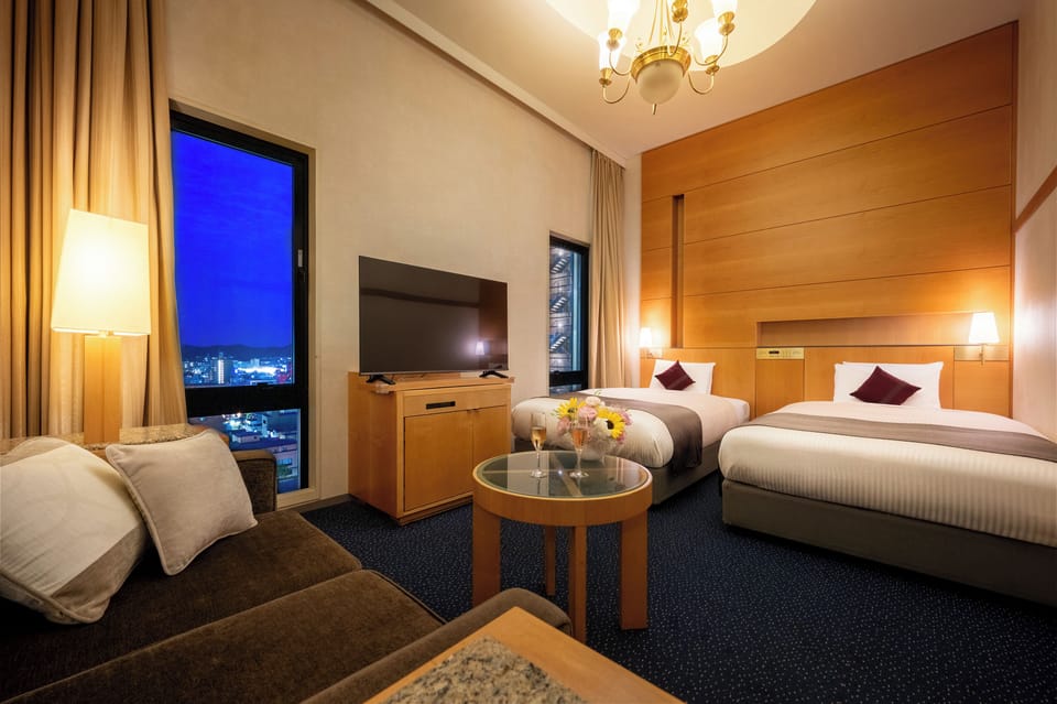 NEW Deluxe Twin (Non-smoking) | In-room safe, desk, laptop workspace, free WiFi