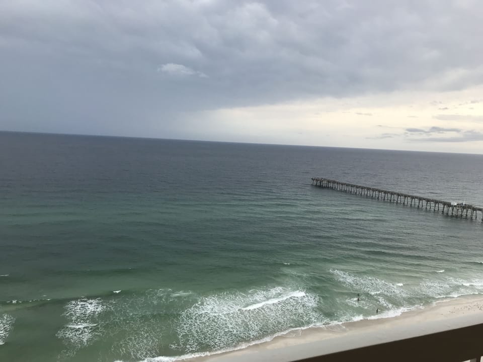View of the pier.