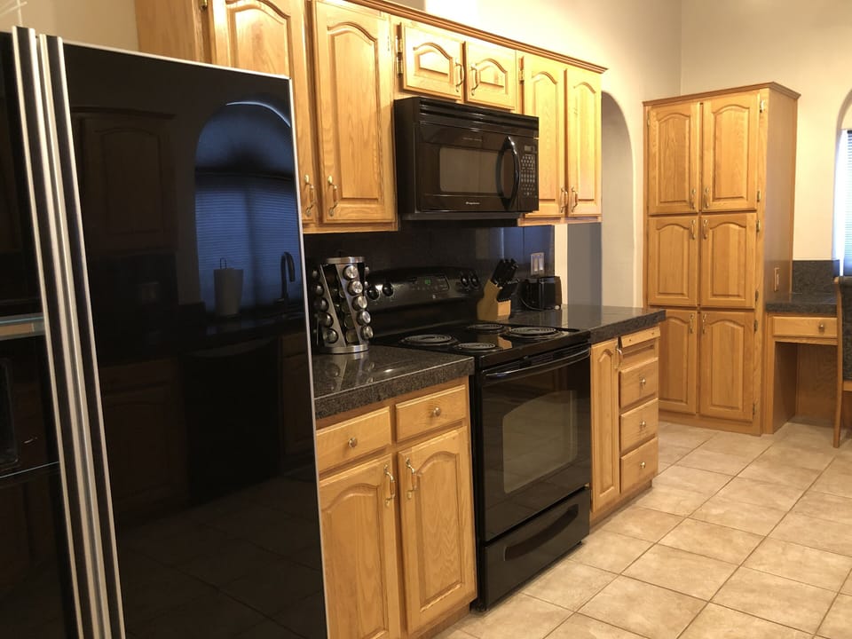 Fully Stocked Kitchen