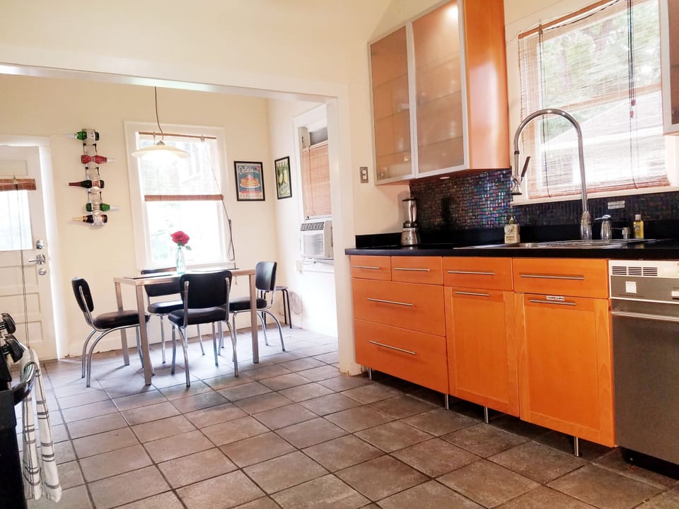 Kitchen with eat-in breakfast area.