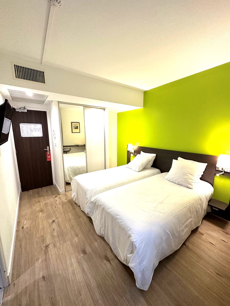 Twin Room | Premium bedding, desk, laptop workspace, blackout drapes