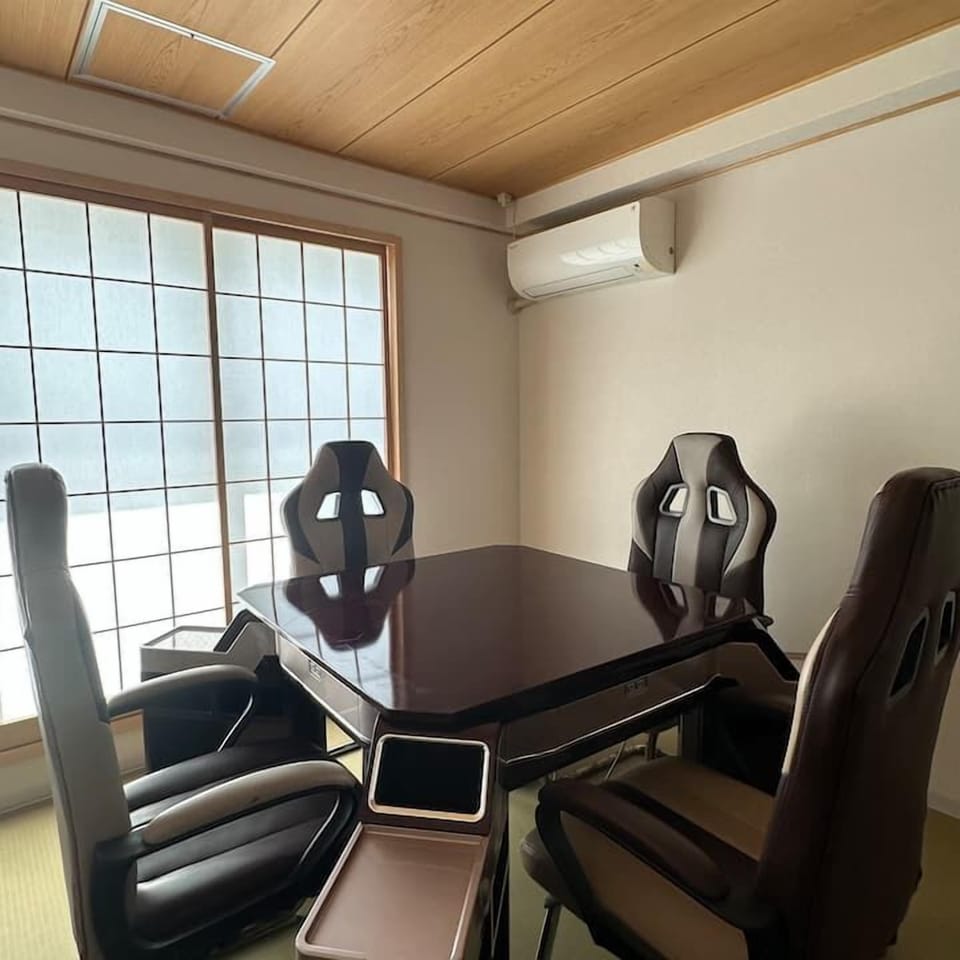 Superior Suite, Smoking, City View | Living room