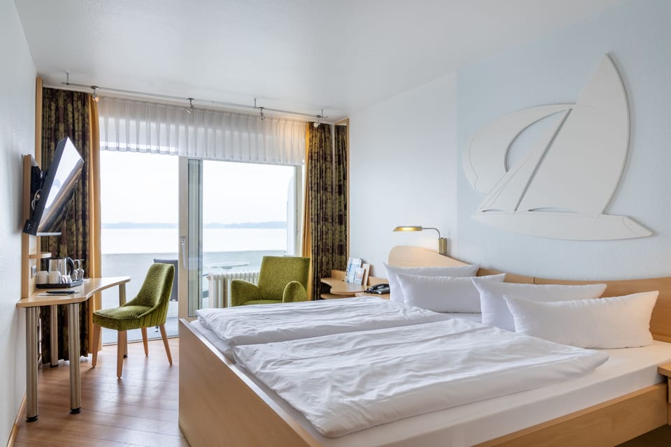 Double Room | Minibar, desk, cribs (surcharge), rollaway beds (surcharge)