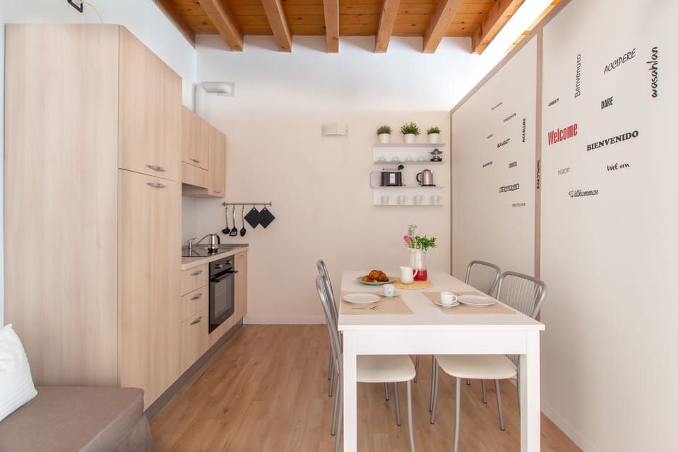 House | Private kitchen | Fridge, stovetop, coffee/tea maker, electric kettle