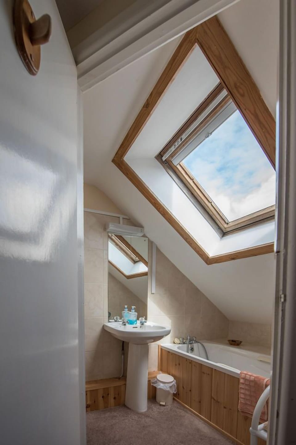 Standard Double Room, Ensuite | Bathroom