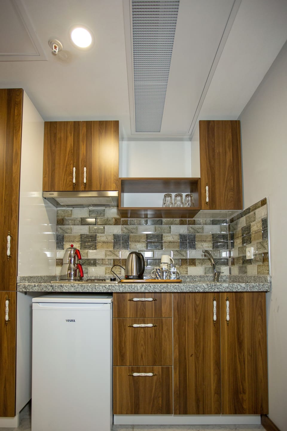 Family Room | Bathroom | Shower, slippers, towels