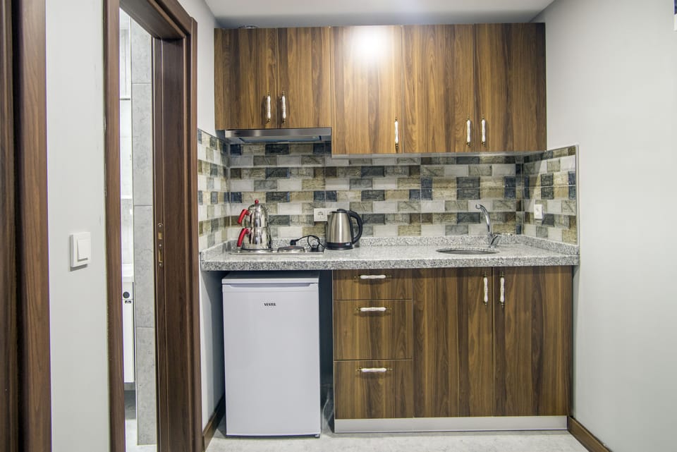 Family Room | In-room safe, blackout drapes, free WiFi, bed sheets