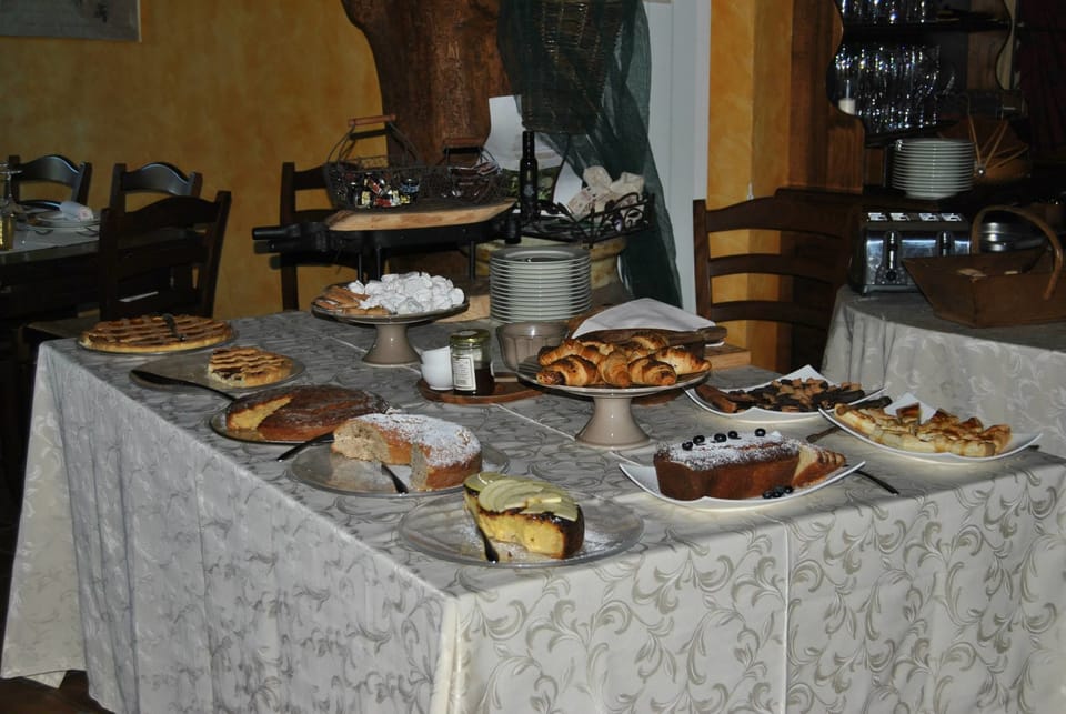 Daily buffet breakfast for a fee