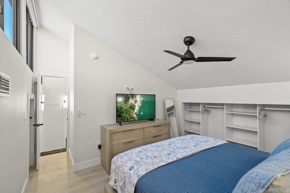 4-12B Enclosed Loft