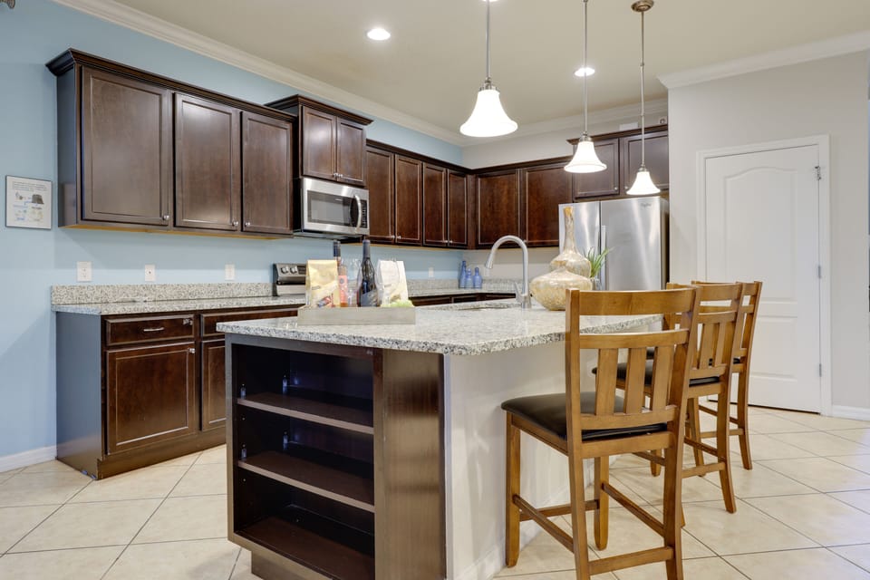 Fully equipped kitchen