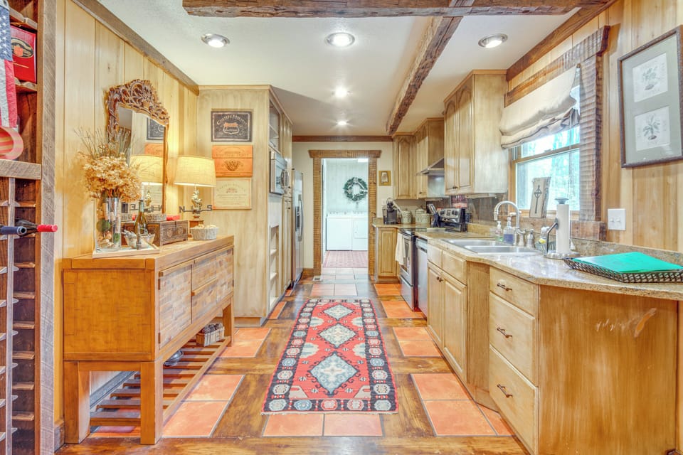 Kitchen | Keurig Coffee Maker | Dishwasher | Cooking Basics