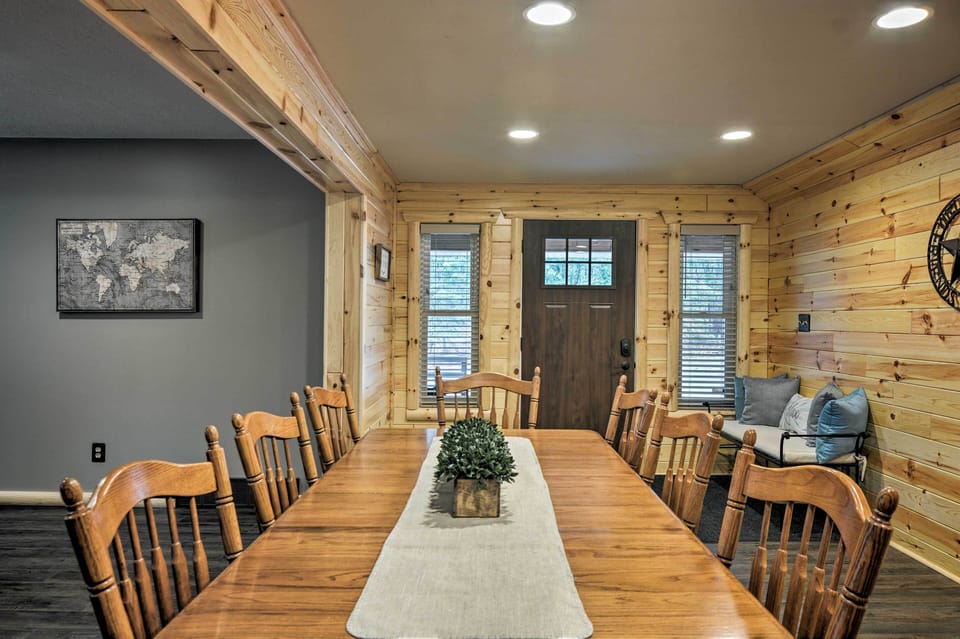 Dining Table | Dishware & Flatware Provided