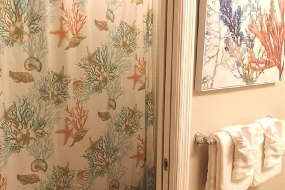 Seashell Jack & Jill Bathroom