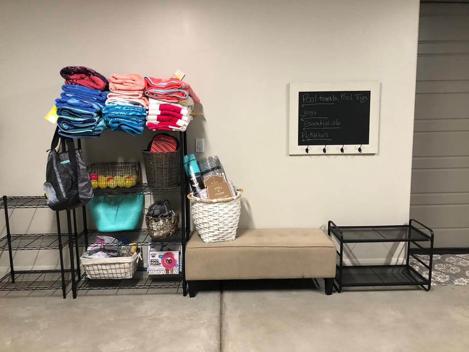 House, Multiple Beds (Fun At The Ledges) | Interior