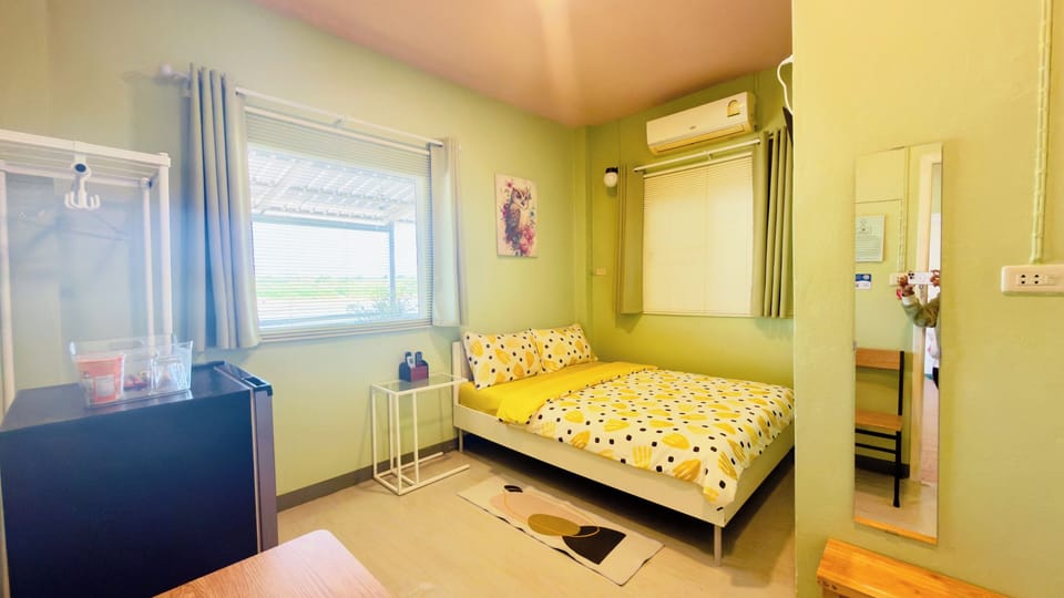 Studio | Premium bedding, free minibar, individually decorated, desk