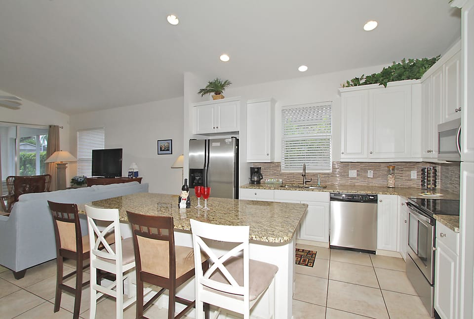 Fully Furnished Kitchen with Upscale Appliances