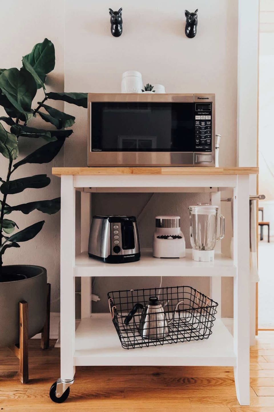 Countertop appliances and additional storage space