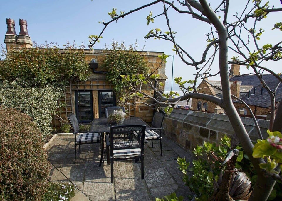The Nook, Saltburn-by-the-Sea - Host & Stay