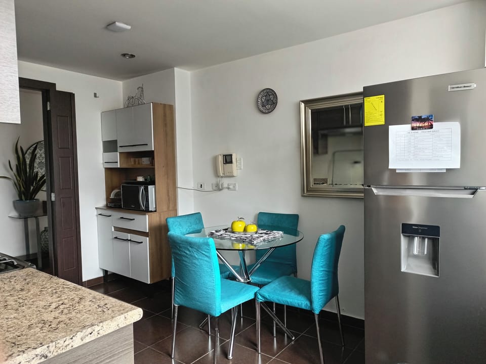 El área de cocina es otro de los lugares hermosos de este apartamento