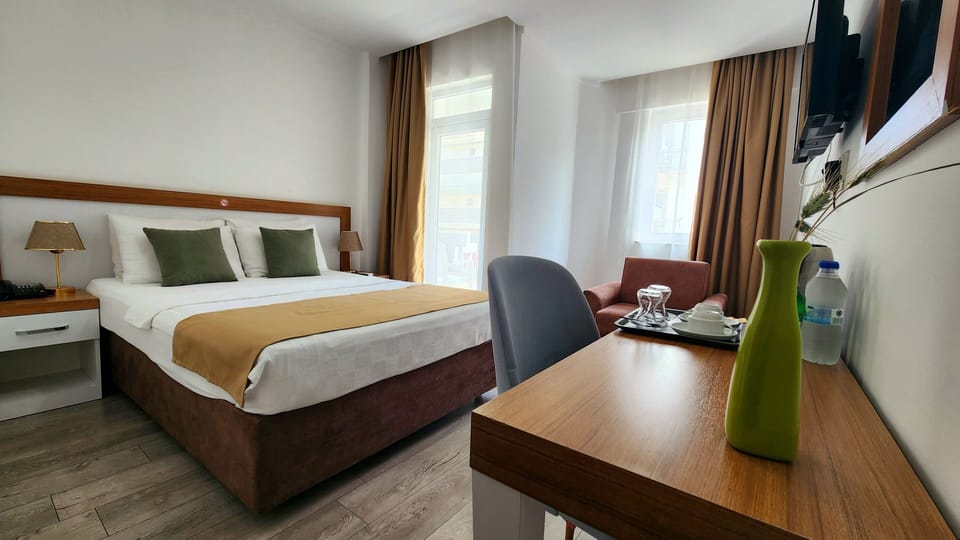 Comfort Double Room | 1 bedroom, hypo-allergenic bedding, minibar, in-room safe